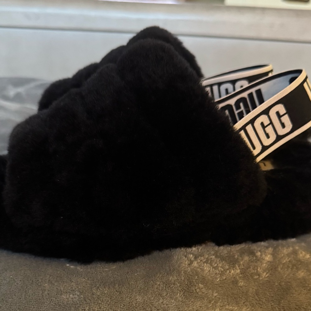 UGG Black Cozy Plush Slippers - Picture 5 of 6
